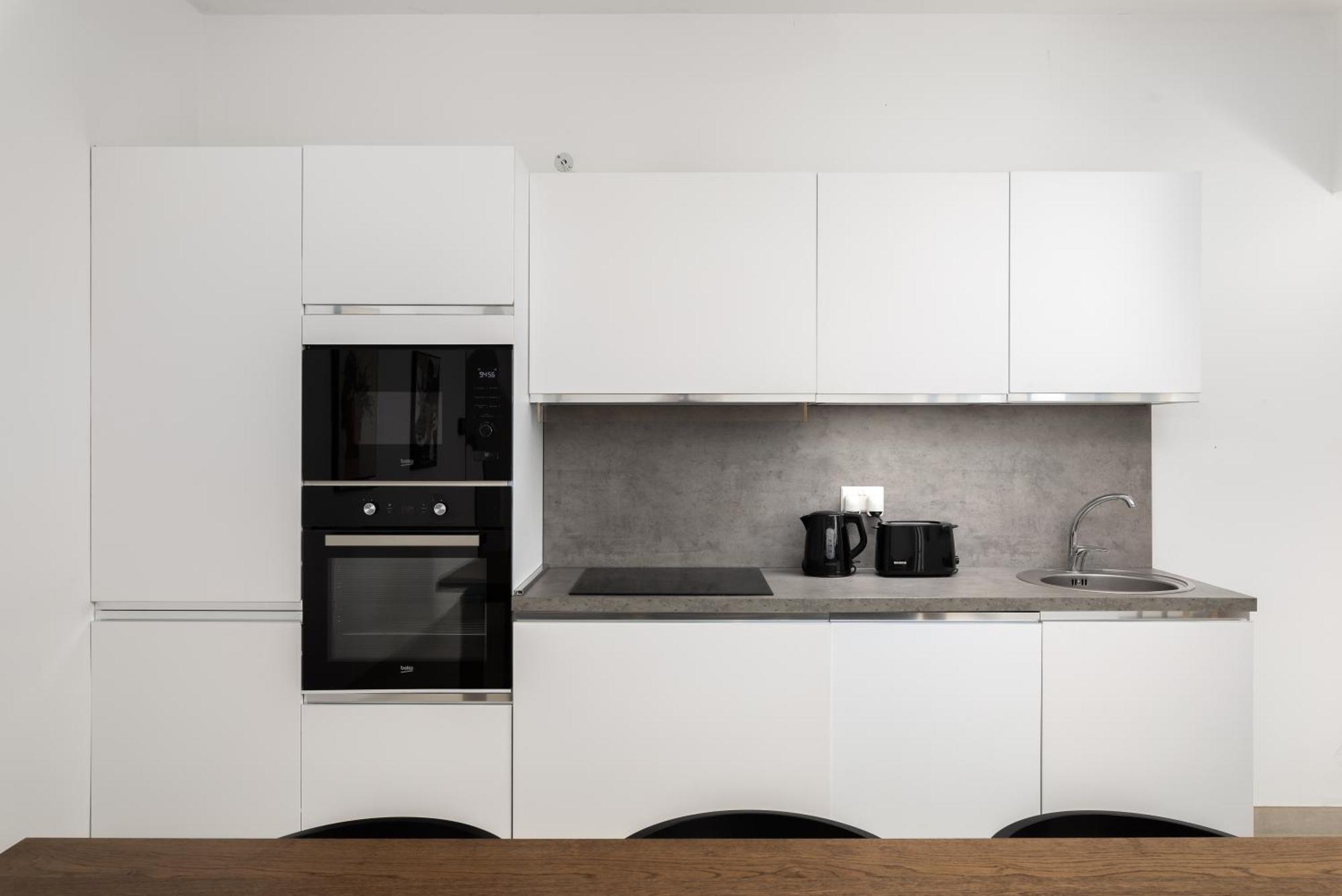 Apartament Large With Private Garden *