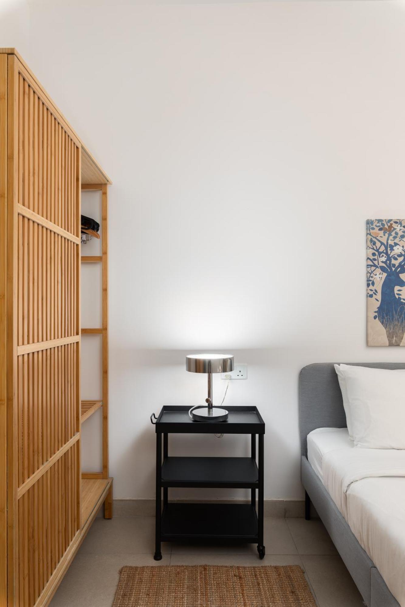 Large With Private Garden Apartament *