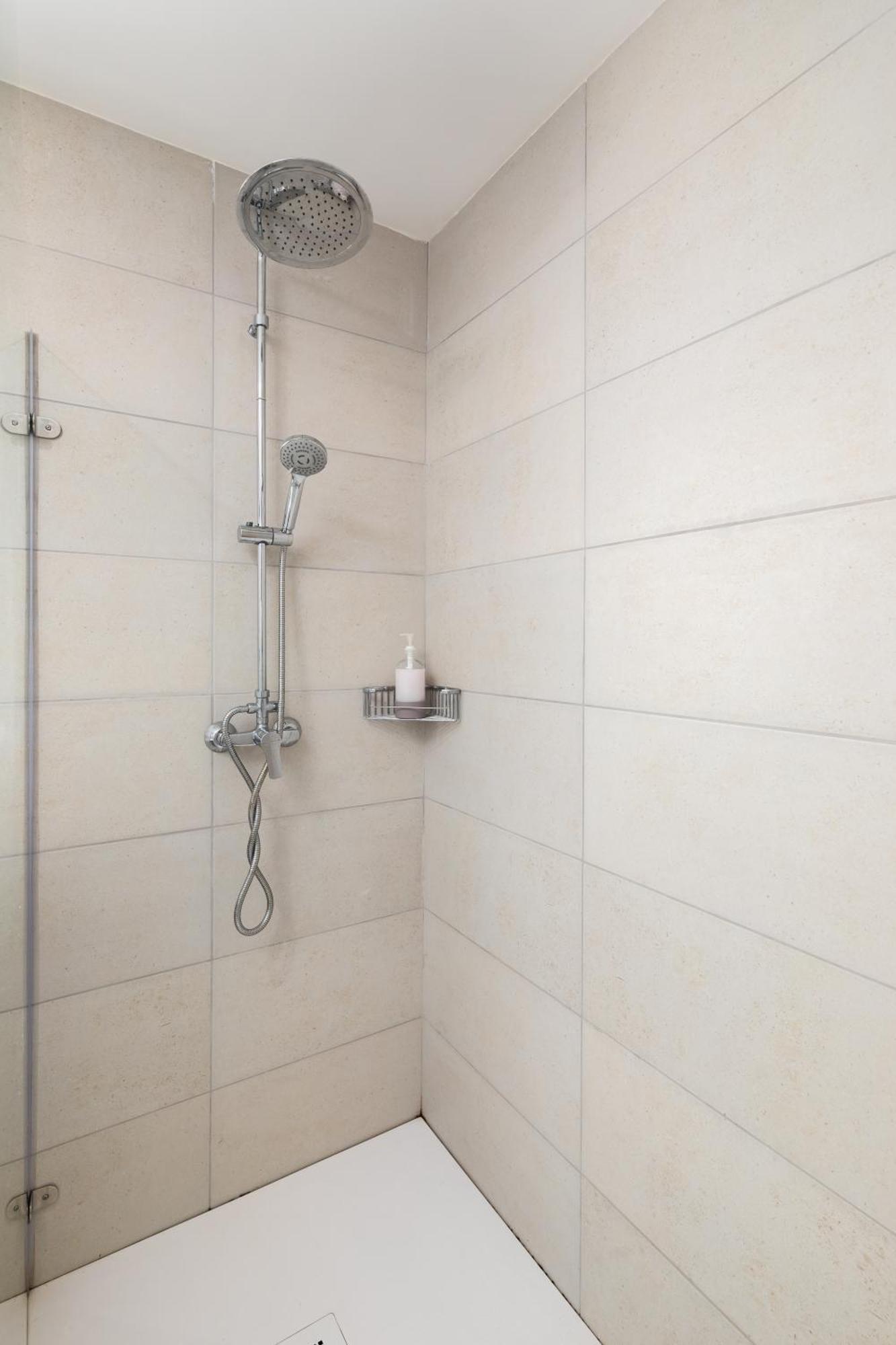Large With Private Garden Marsaskala